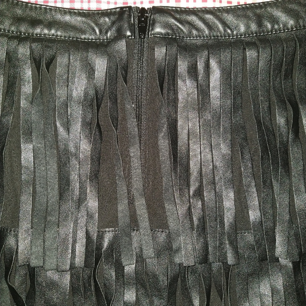 Divided Skirt - Picture 4 of 4